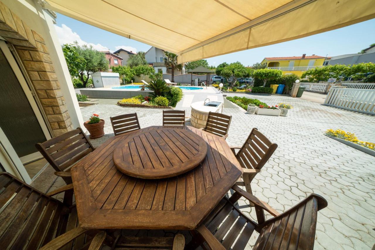 Villa Lulic Vir Exterior foto