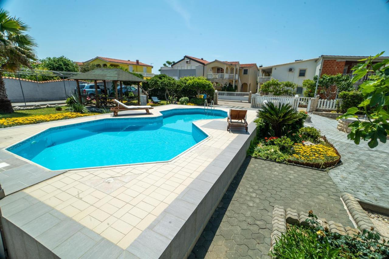 Villa Lulic Vir Exterior foto