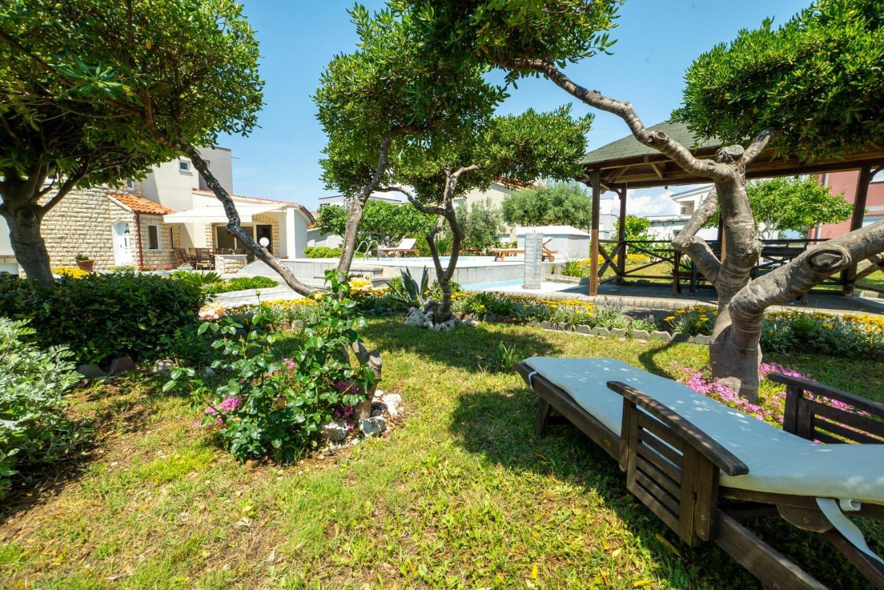 Villa Lulic Vir Exterior foto